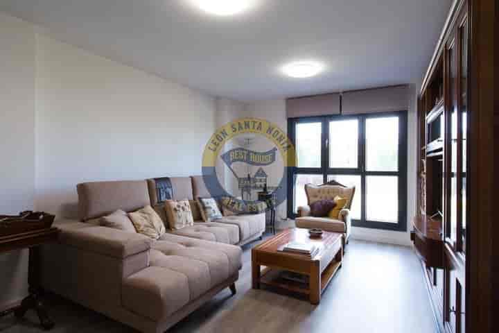 3 bedrooms apartment for sale in Leon, Spain