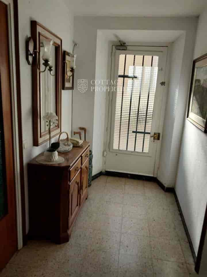 4 bedrooms house for sale in Maia de Montcal, Spain