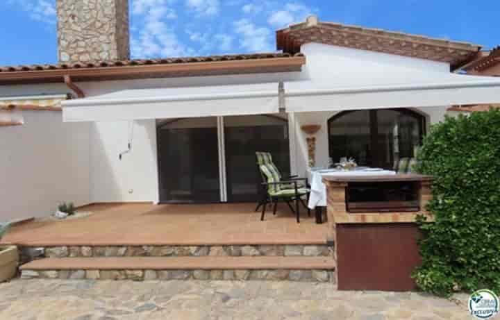 2 bedrooms house for sale in Vilamacolum, Spain