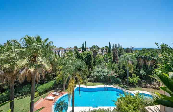 4 bedrooms apartment for sale in Nagueles-Milla de Oro, Spain