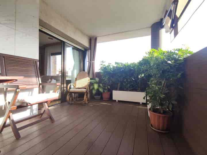 5 bedrooms apartment for rent in Sarria, Spain