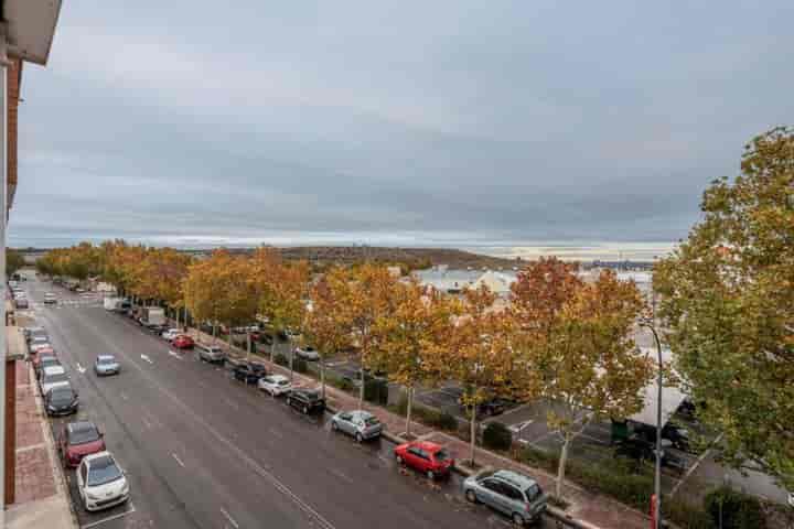 3 bedrooms apartment for sale in Parla, Spain