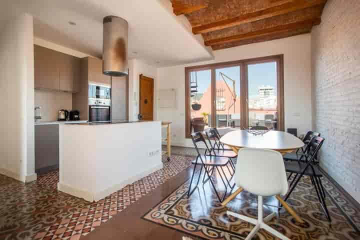 2 bedrooms apartment for rent in Gracia, Spain