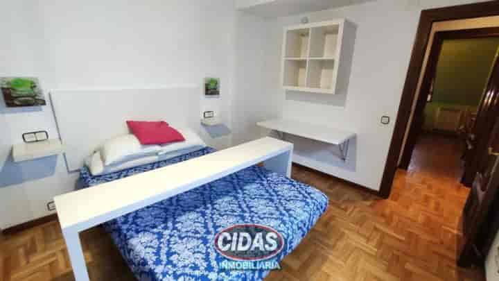 2 bedrooms apartment for rent in Oviedo, Spain