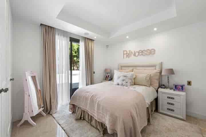 6 bedrooms house for sale in Marbella, Spain