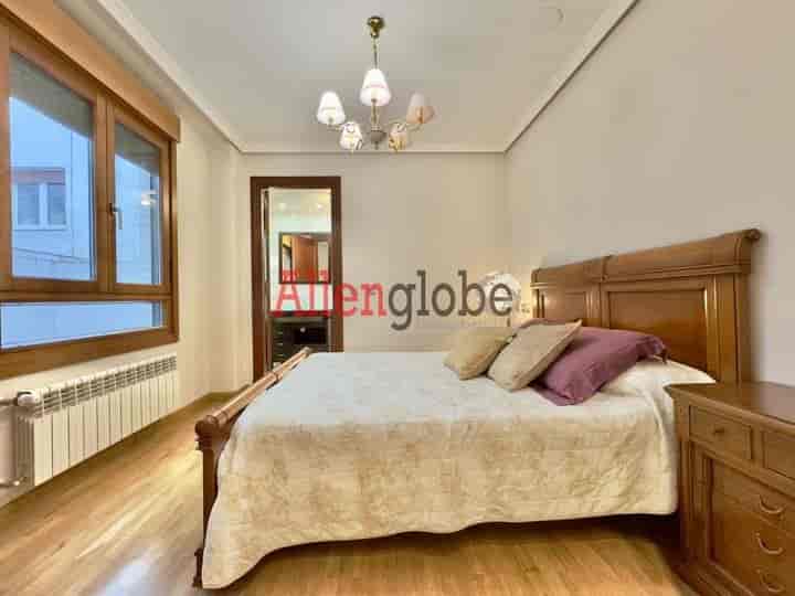 3 bedrooms apartment for sale in Oviedo, Spain