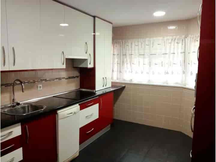 3 bedrooms apartment for rent in Puente de Vallecas, Spain