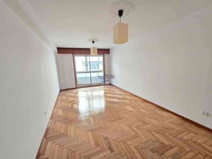 3 bedrooms apartment for rent in Vigo, Spain