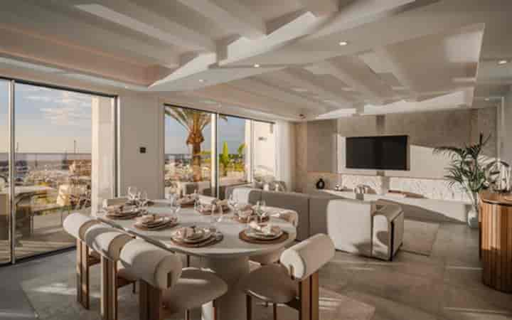 4 bedrooms apartment for sale in Marbella, Spain