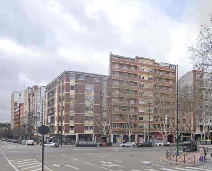 2 bedrooms apartment for rent in Valladolid, Spain