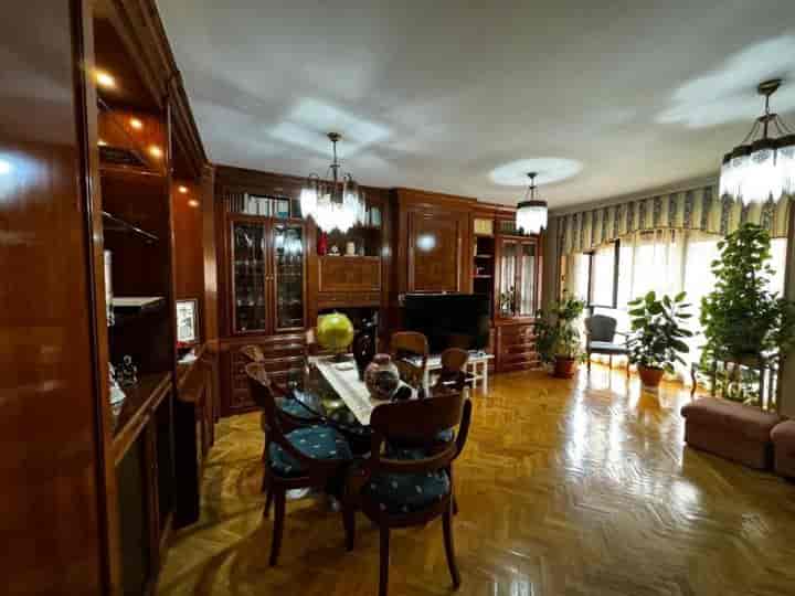 4 bedrooms apartment for sale in Madrid, Spain