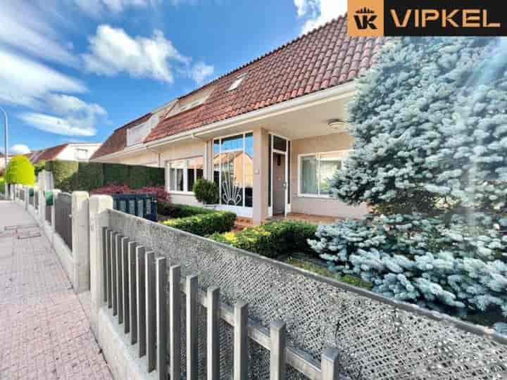 5 bedrooms house for sale in Teo, Spain