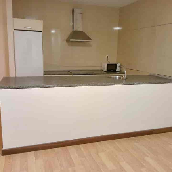 2 bedrooms apartment for rent in Torrelavega, Spain