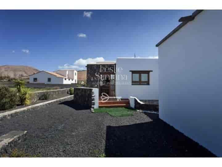 House for sale in La Oliva, Spain