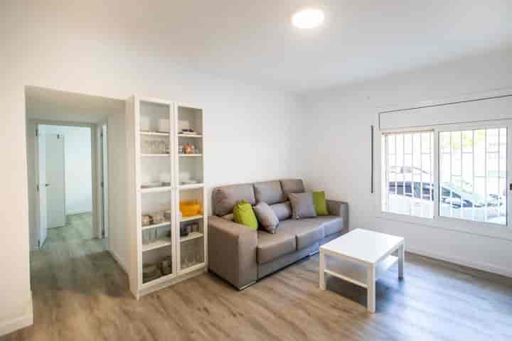 3 bedrooms apartment for rent in La Bordeta-Hostafrancs, Spain