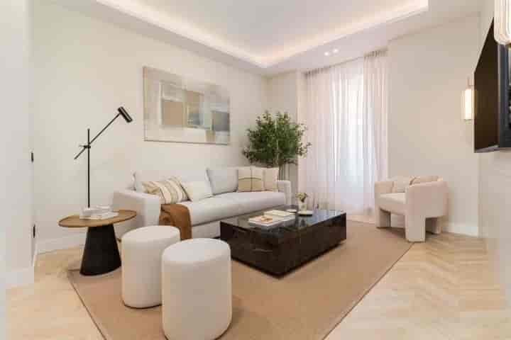 3 bedrooms apartment for sale in Madrid, Spain