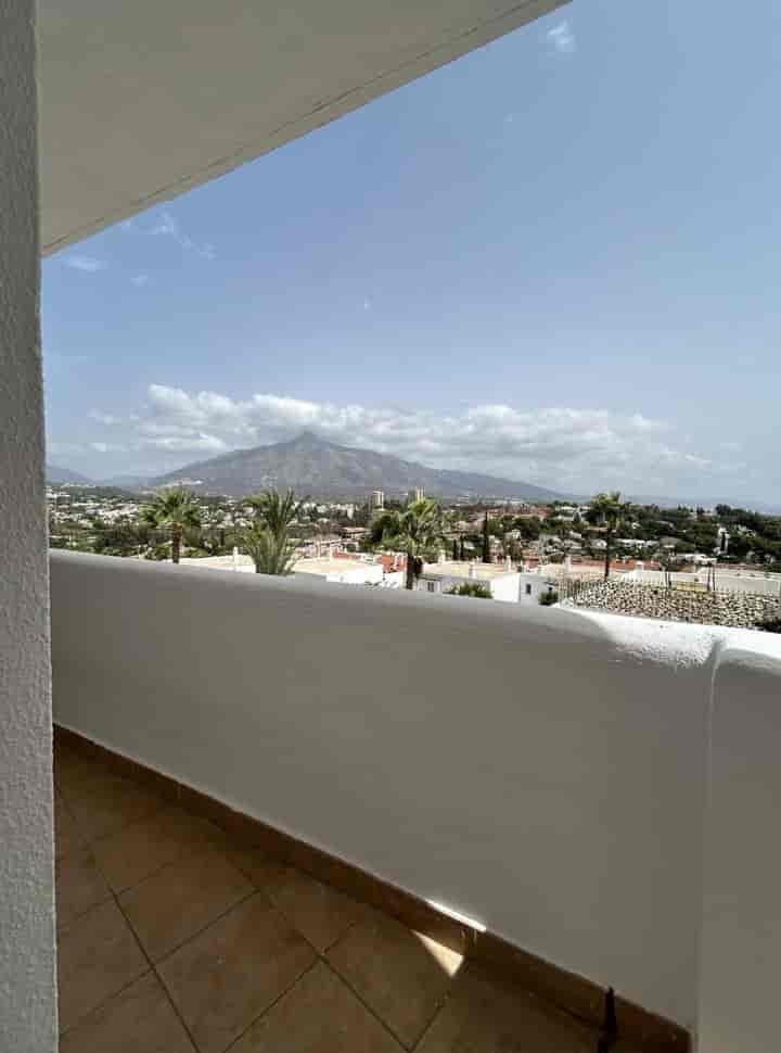 2 bedrooms apartment for sale in Nueva Andalucia, Spain