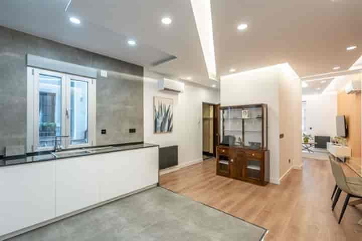 4 bedrooms apartment for sale in Madrid, Spain