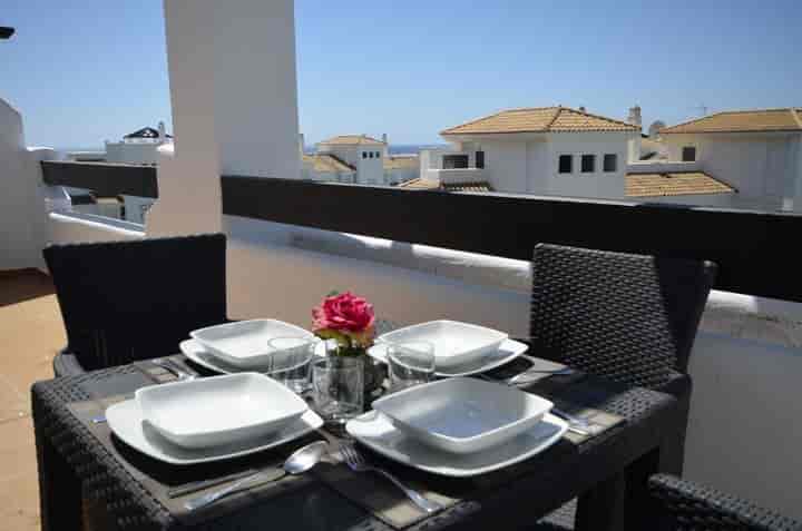 2 bedrooms house for sale in La Duquesa, Spain