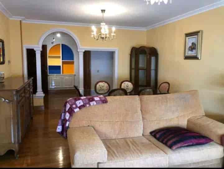 4 bedrooms apartment for sale in Santiago de Compostela, Spain