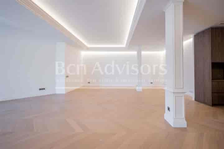 4 bedrooms apartment for sale in Barcelona, Spain