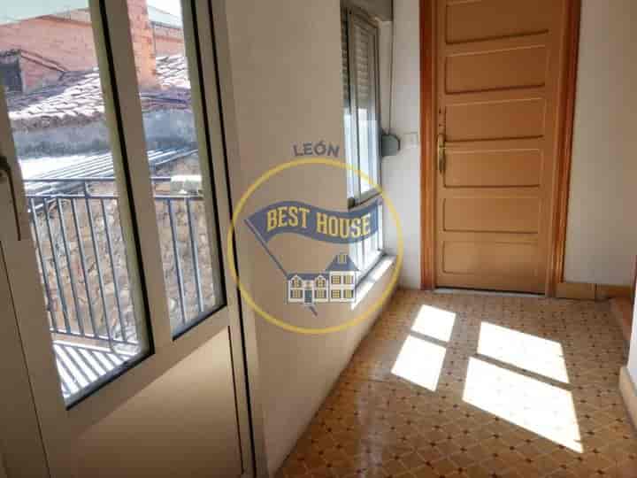 3 bedrooms house for sale in Leon, Spain