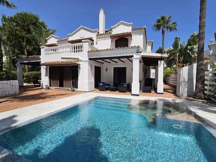 5 bedrooms house for rent in Nagueles-Milla de Oro, Spain