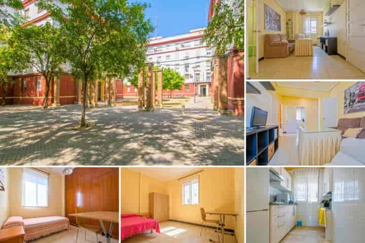 3 bedrooms apartment for rent in Seville, Spain