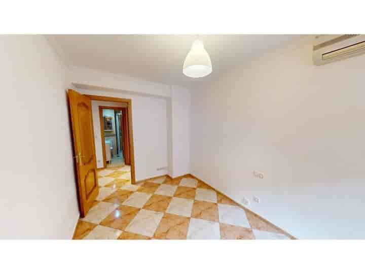 2 bedrooms apartment for rent in Latina, Spain