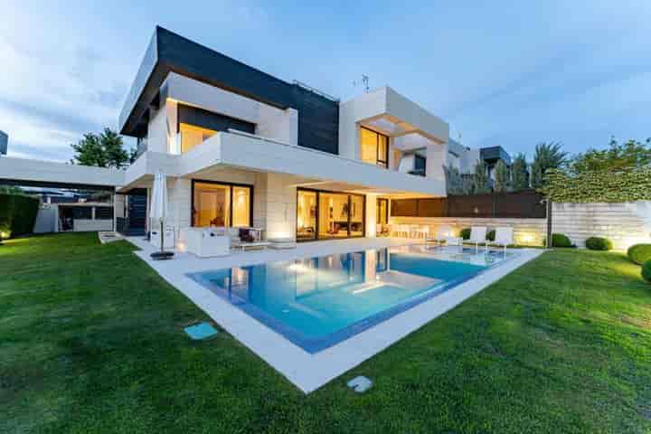 6 bedrooms house for sale in Boadilla del Monte, Spain