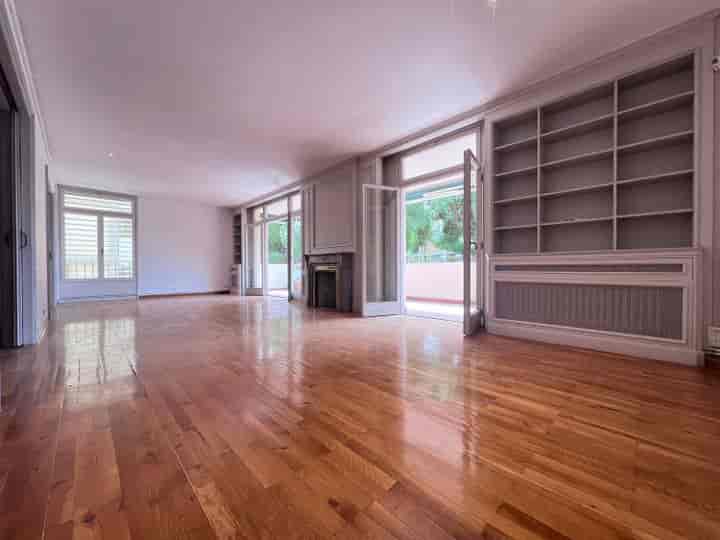 4 bedrooms apartment for sale in Sarria, Spain