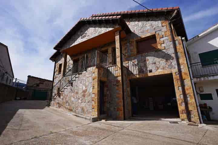 5 bedrooms house for sale in Madrid, Spain