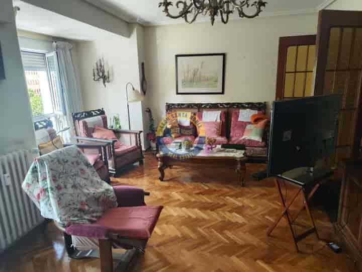 3 bedrooms apartment for sale in Leon, Spain