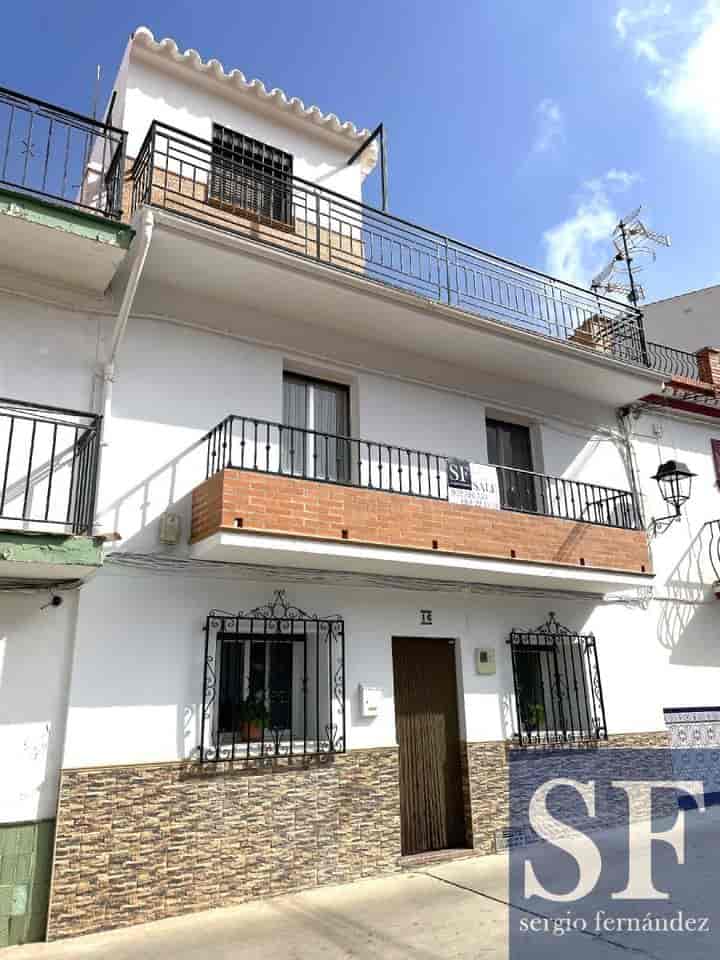 5 bedrooms house for sale in Sayalonga, Spain