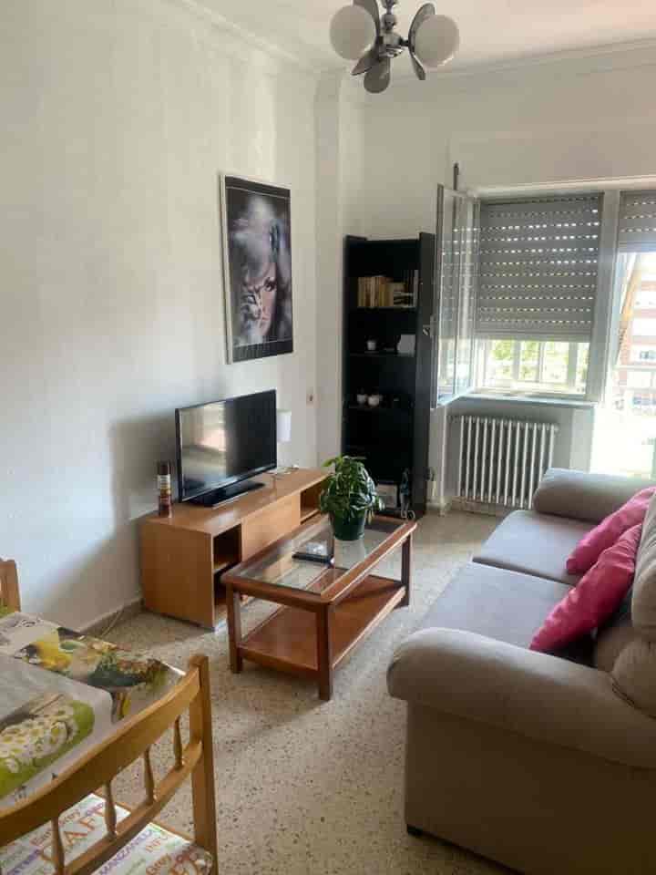 3 bedrooms apartment for rent in Salamanca, Spain