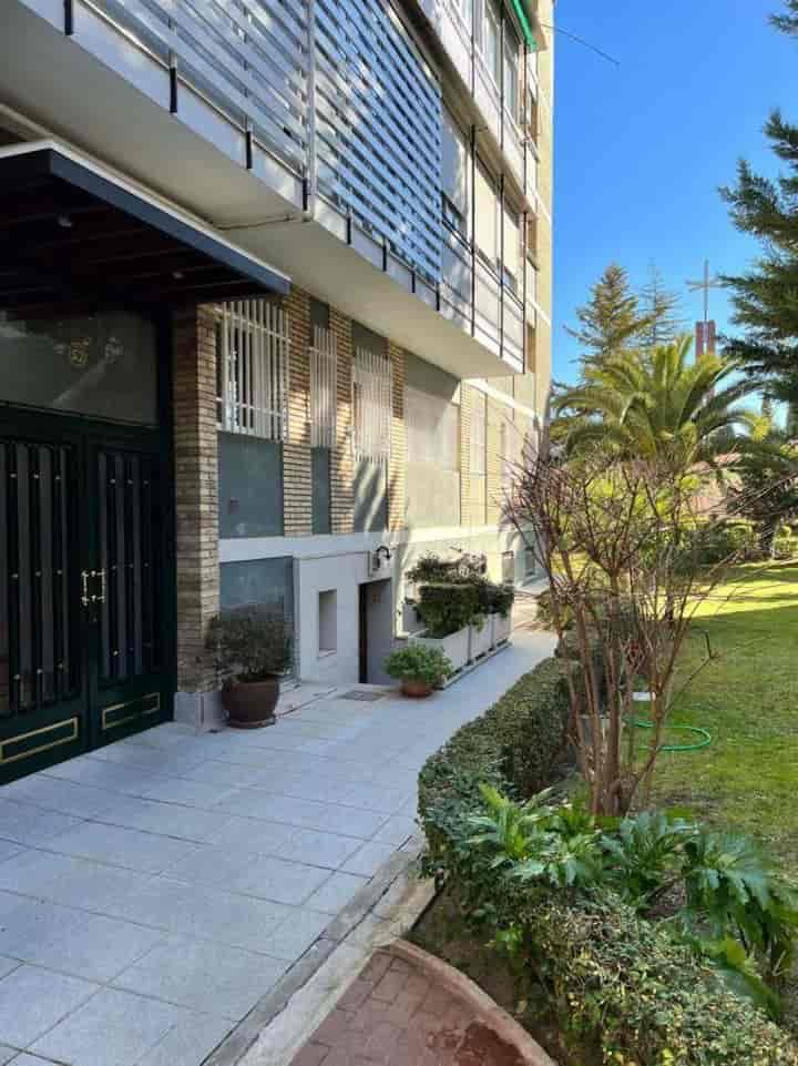 Apartment for sale in Ciudad Lineal, Spain