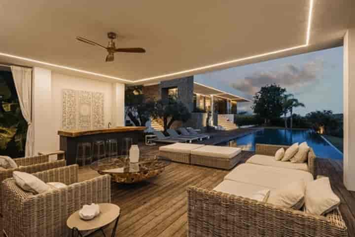 6 bedrooms house for sale in Benahavis, Spain