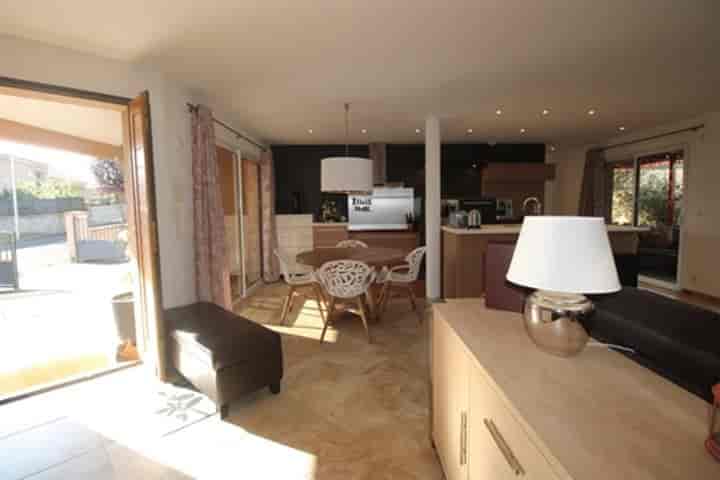 3 bedrooms house for sale in Vertaizon, France