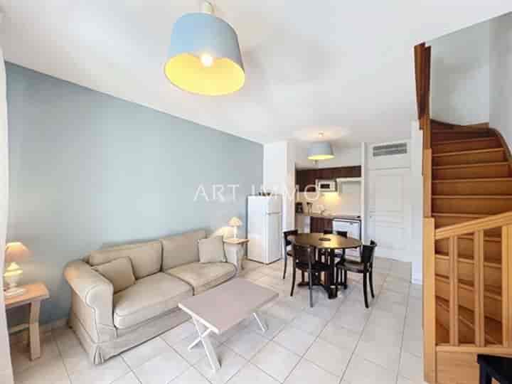 2 bedrooms apartment for sale in Beaumettes, France