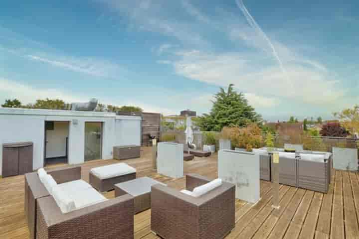 6 bedrooms house for sale in Rueil-Malmaison, France