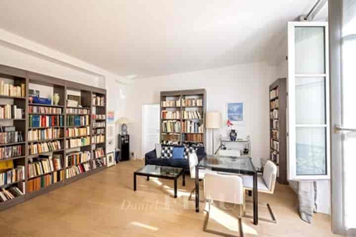 2 bedrooms apartment for sale in Paris 1er, France