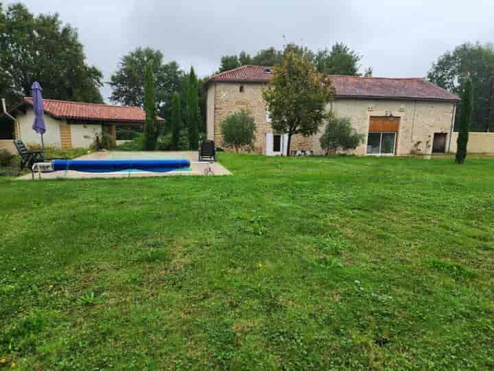 2 bedrooms house for sale in NIEUIL, France