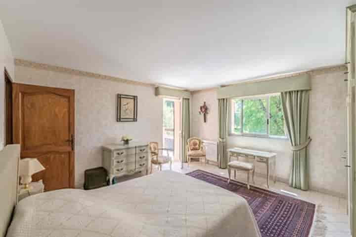 5 bedrooms house for sale in Bagnols-en-Foret, France