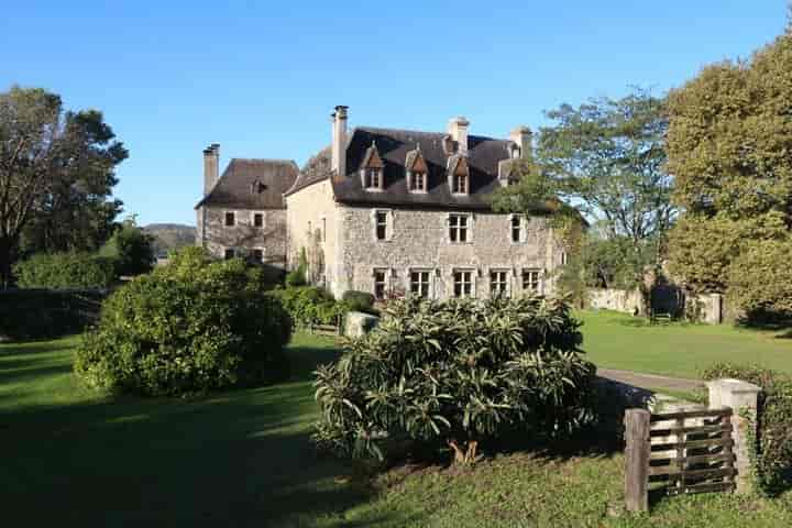 10 bedrooms house for sale in  France