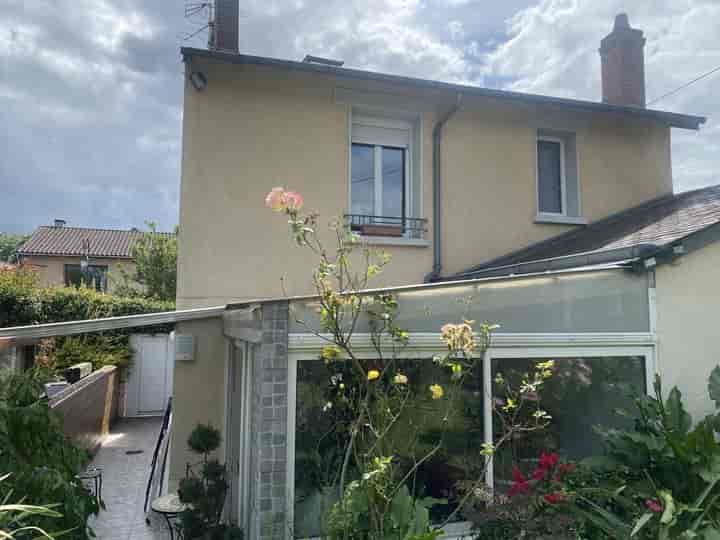 2 bedrooms house for sale in bellac, France