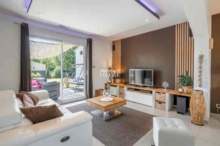 4 bedrooms house for sale in LIsle-sur-la-Sorgue, France