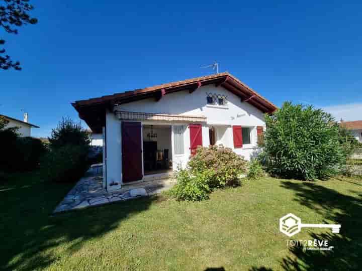 2 bedrooms house for sale in CAMBO LES BAINS, France