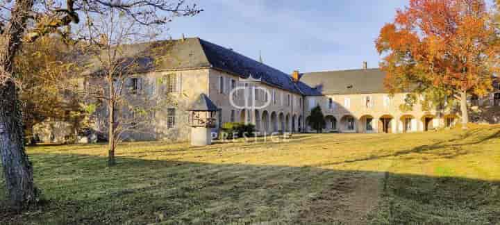 50 bedrooms house for sale in  France