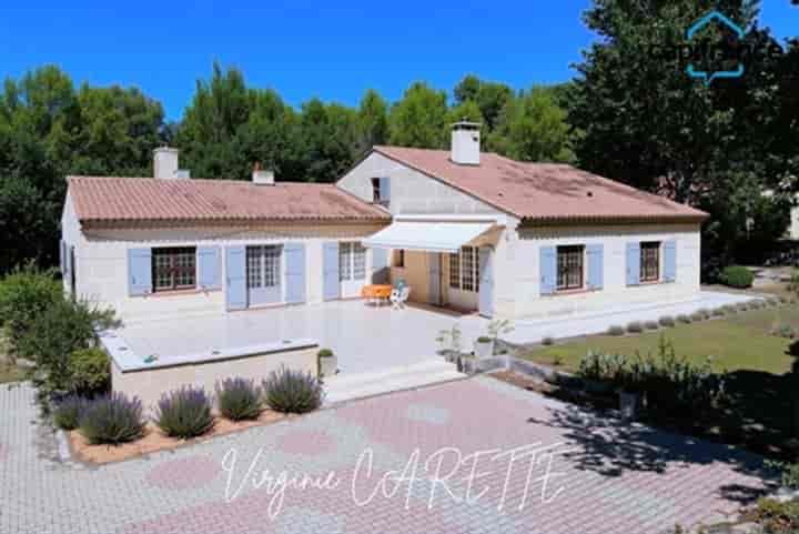 6 bedrooms house for sale in Jouques, France