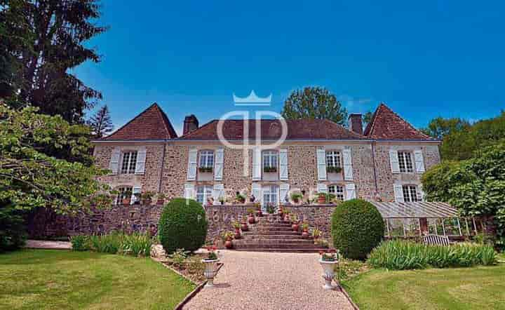 5 bedrooms house for sale in  France